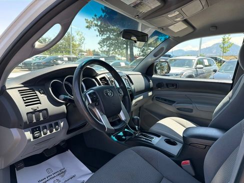 Used 2014 Toyota Tacoma 4x4 Access Cab w/ Convenience Package image 20