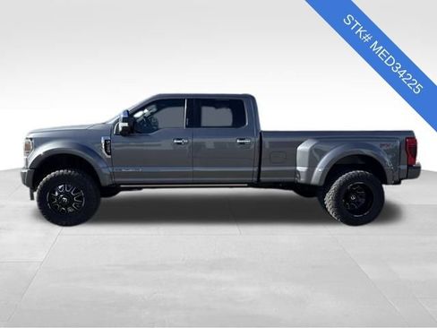 Used 2021 Ford F450 Platinum w/ FX4 Off-Road Package image 4