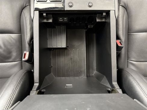 Used 2022 Toyota Tundra SR5 w/ SR5 Convenience Package image 31