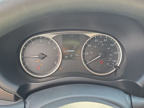 Used 2019 Nissan Kicks S FWD image 31
