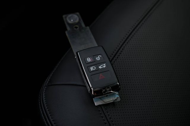 New 2026 Land Rover Defender 110 X-Dynamic SE AWD/4WD image 72