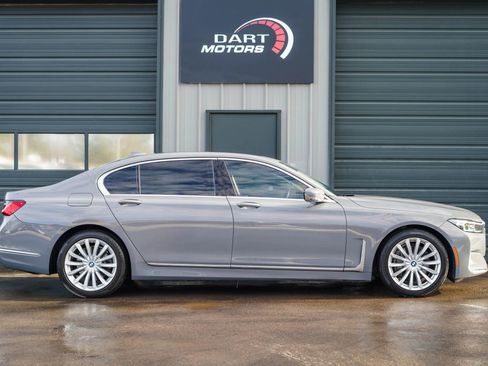 Used 2022 BMW 740i xDrive w/ Premium Package AWD/4WD image 8