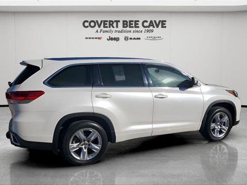 Used 2019 Toyota Highlander Limited image 10