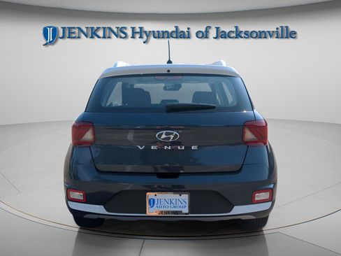 New 2025 Hyundai Venue Limited image 4
