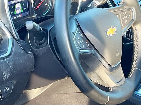 Used 2024 Chevrolet Equinox Premier image 10