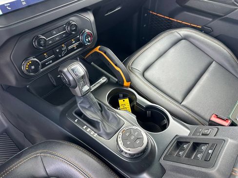 Used 2024 Ford Bronco Badlands AWD/4WD image 33
