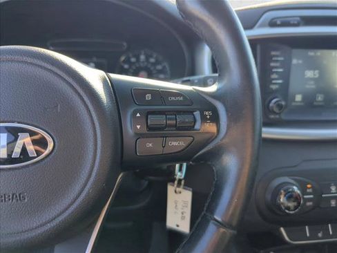 Used 2017 Kia Sorento LX w/ LX Convenience Package image 15