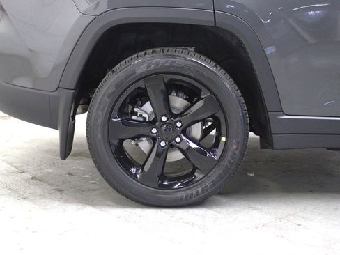 New 2025 Jeep Grand Cherokee Laredo image 34