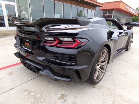 Used 2024 Chevrolet Corvette Z06 w/ Stealth Interior Trim Package RWD image 6