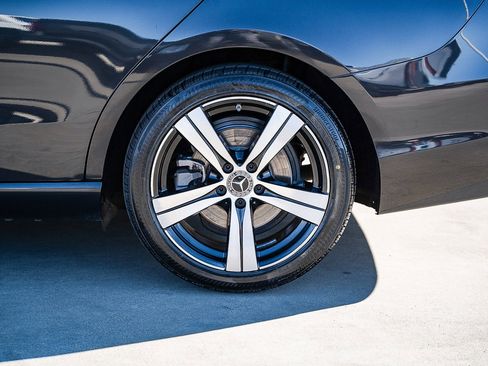 Used 2023 Mercedes-Benz C 300 Sedan image 5