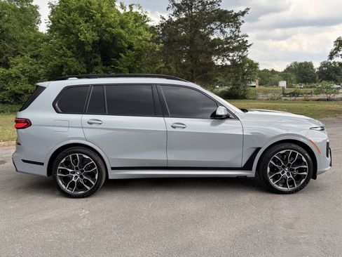 Used 2025 BMW X7 xDrive40i w/ M Sport Package AWD/4WD image 8