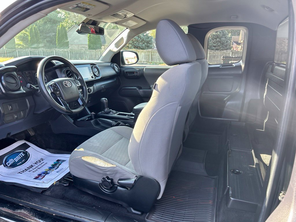 Used 2023 Toyota Tacoma SR AWD/4WD image 33
