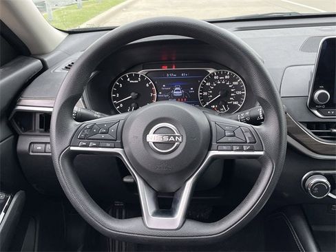 Used 2023 Nissan Altima 2.5 SV image 11