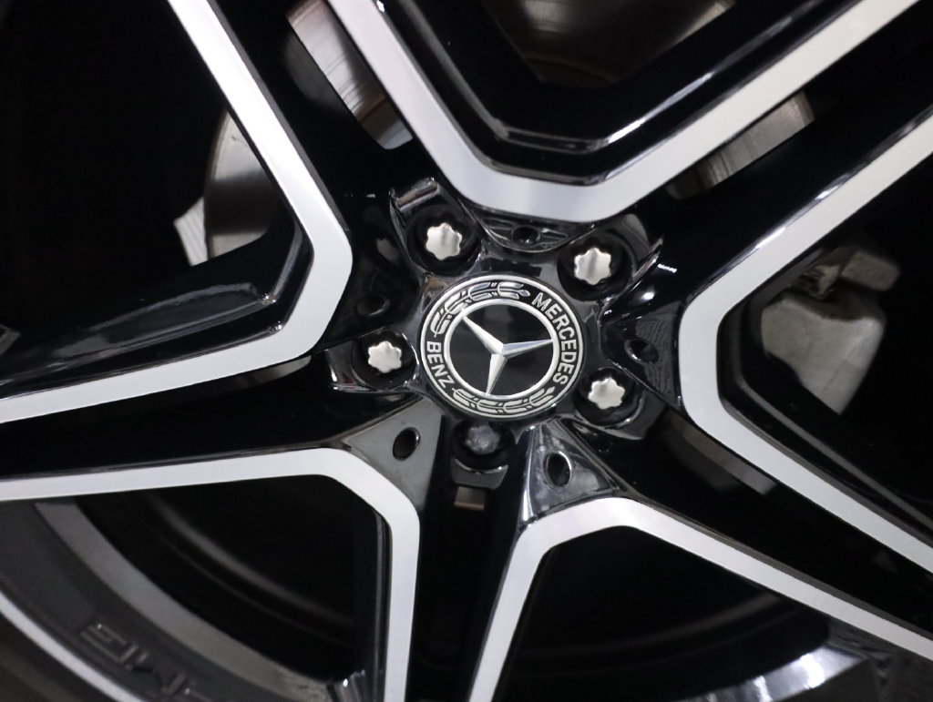Used 2025 Mercedes-Benz GLS 450 4MATIC w/ AMG Line Exterior image 8