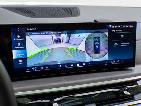 New 2026 BMW X5 xDrive50e w/ Executive Package image 28