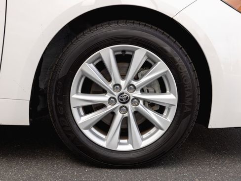 Certified 2023 Toyota Corolla SE w/ SE Premium Package FWD image 4