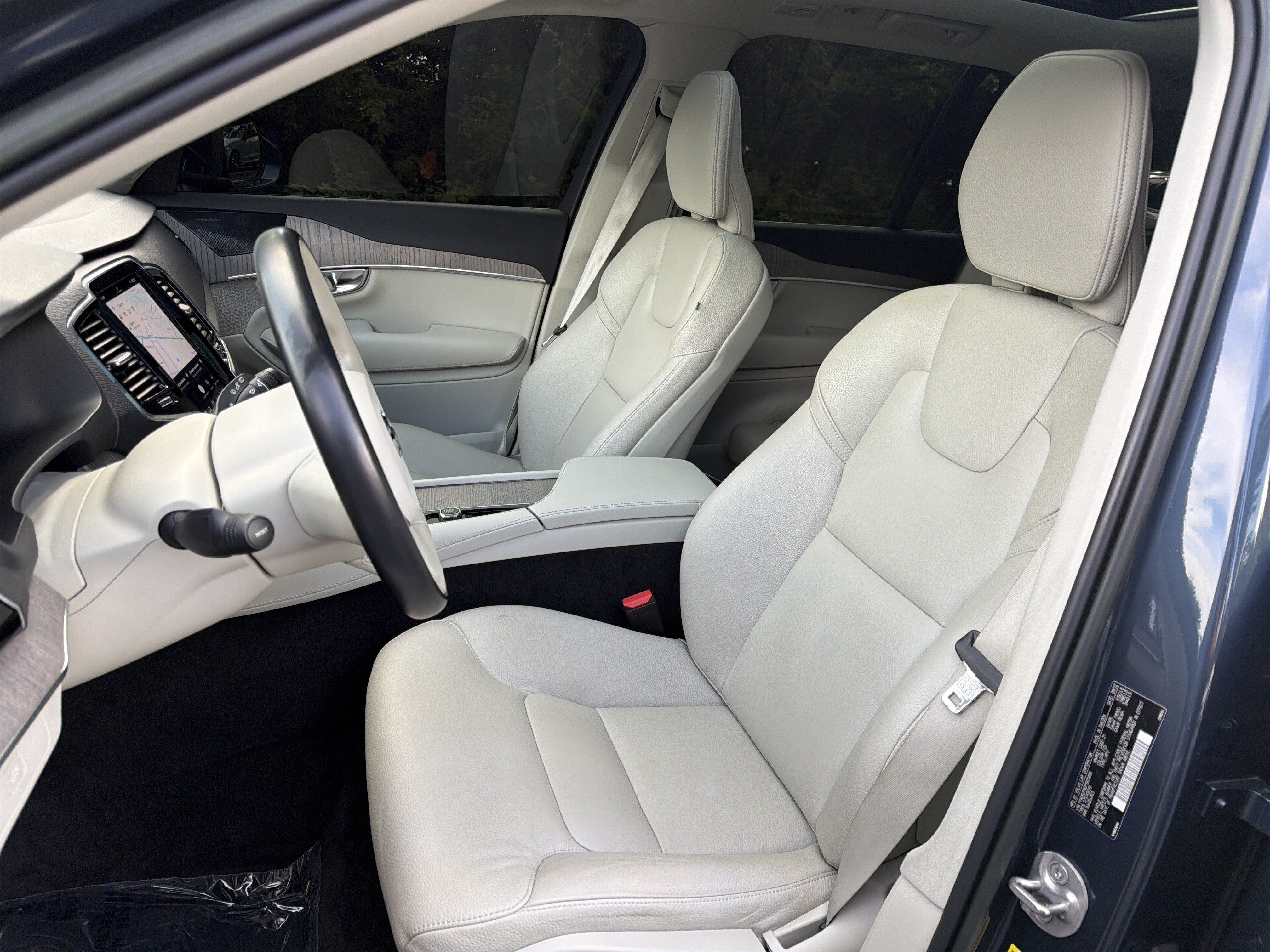 Certified 2023 Volvo XC90 B6 Plus w/ Protection Package Premier AWD/4WD image 16