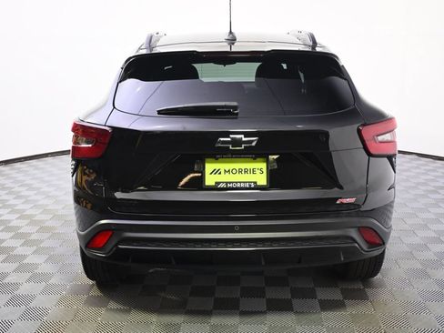 Used 2024 Chevrolet Trax RS w/ Sunroof Package FWD image 5