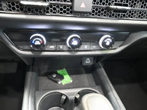 Used 2023 Honda HR-V LX image 19