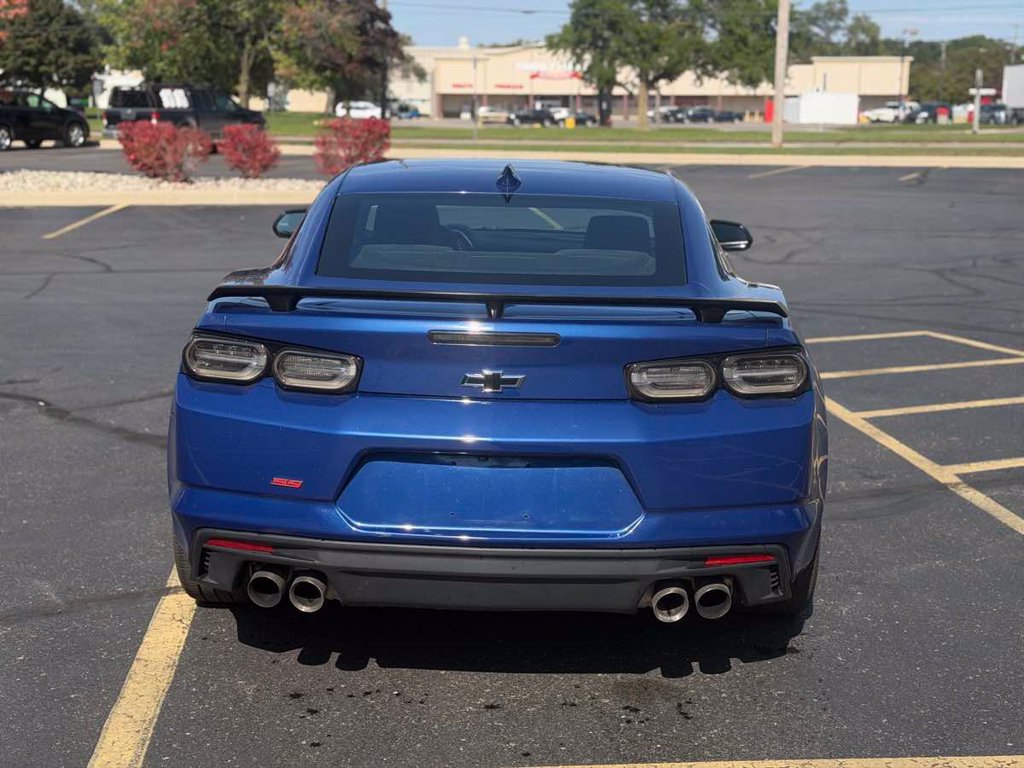 Used 2021 Chevrolet Camaro SS RWD image 5