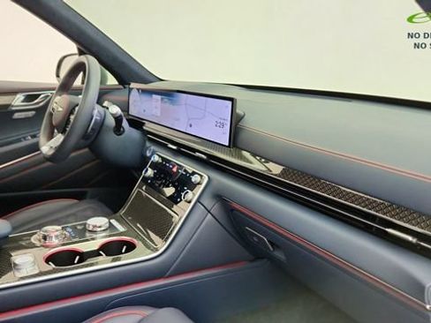 Used 2025 Genesis GV80 3.5T e-SC AWD/4WD image 21