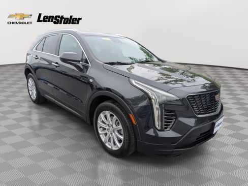 Used 2023 Cadillac XT4 Luxury w/ Cold Weather Package AWD/4WD image 7