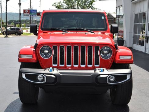 Used 2023 Jeep Wrangler Unlimited Sahara w/ Cold Weather Group AWD/4WD image 3