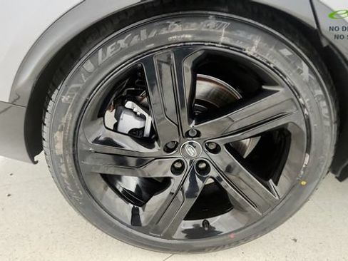 Used 2023 Land Rover Discovery S R-Dynamic AWD/4WD image 81