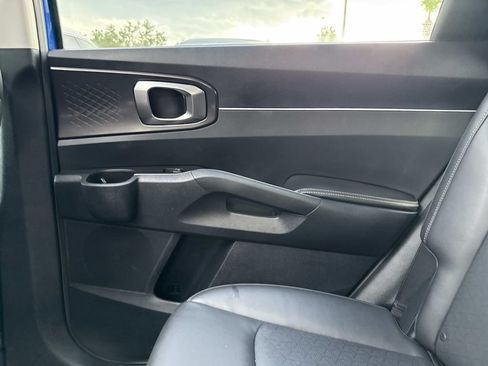 Used 2022 Kia Sorento S w/ Panoramic Sunroof Package FWD image 18
