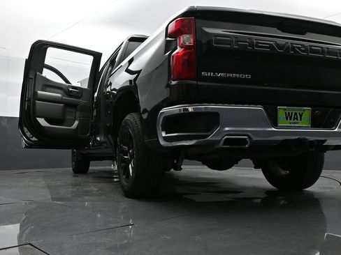 Used 2021 Chevrolet Silverado 1500 LT AWD/4WD image 36