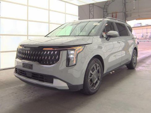 Used 2025 Kia Carnival EX FWD image 1
