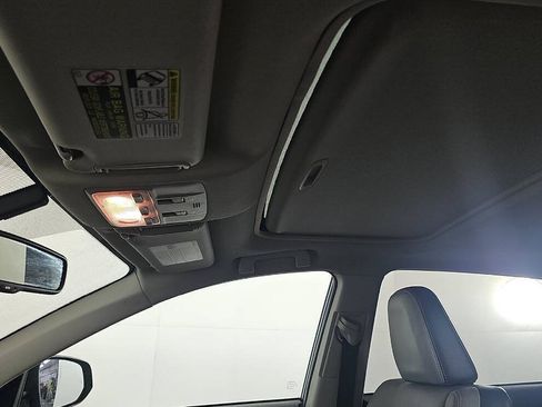 Used 2013 Toyota RAV4 Limited AWD/4WD image 9
