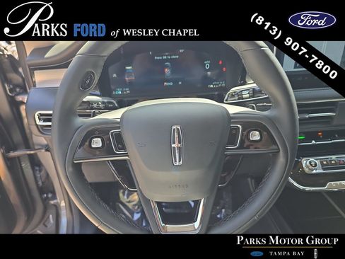 Used 2025 Lincoln Corsair FWD image 28