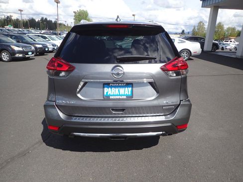 Used 2018 Nissan Rogue SL w/ Premium Package AWD/4WD image 4