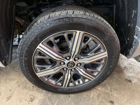 Used 2023 Toyota Tundra Capstone AWD/4WD image 11