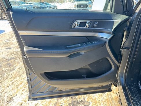 Used 2018 Ford Explorer XLT w/ Equipment Group 202A image 24