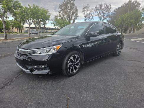 Used 2017 Honda Accord EX-L image 11