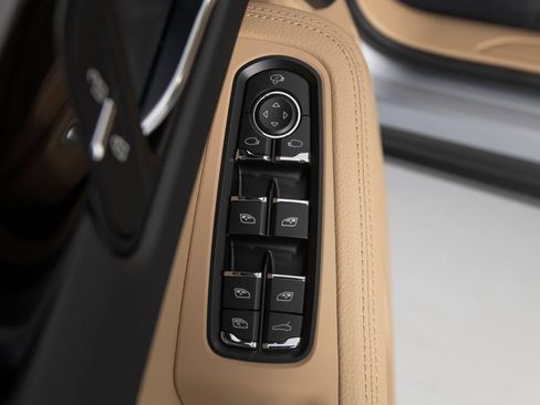 New 2026 Porsche Macan AWD/4WD image 21