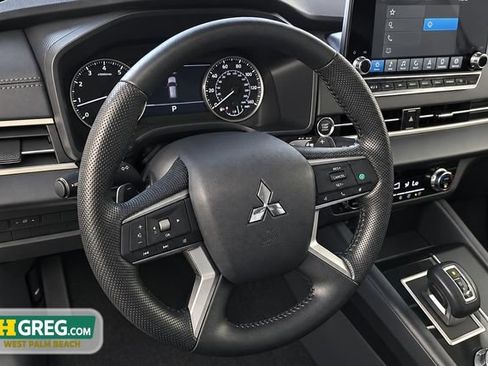 Used 2024 Mitsubishi Outlander SE Black Edition FWD image 14