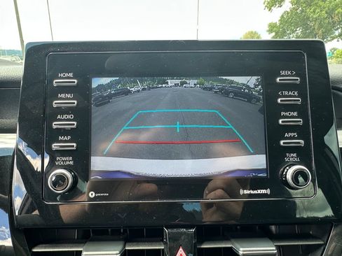 Used 2021 Toyota Camry SE FWD image 16
