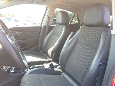 Used 2019 Buick Encore Preferred w/ Safety Package image 5