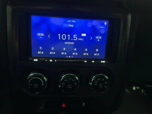 Used 2012 Dodge Challenger SXT RWD image 14