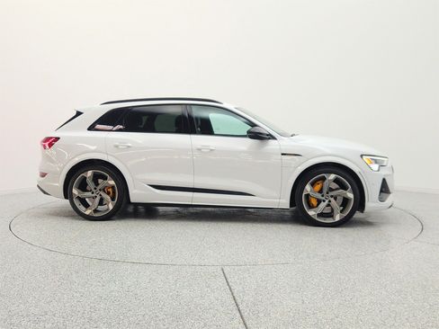 Used 2023 Audi e-tron S Premium Plus w/ Black Optic Package AWD/4WD image 4