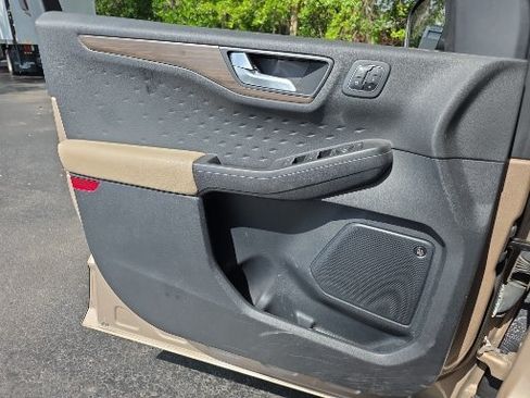 Used 2020 Ford Escape Titanium FWD image 11