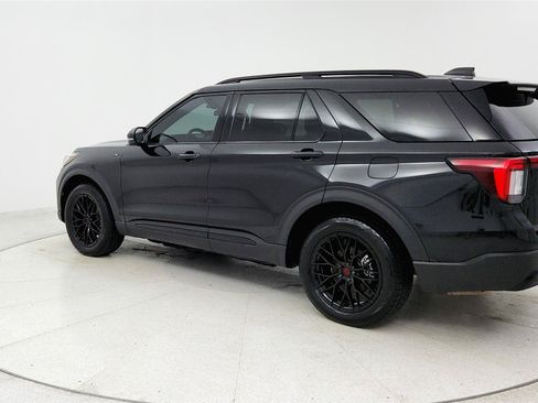 Used 2025 Ford Explorer ST-Line AWD/4WD image 3
