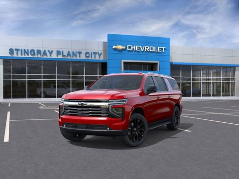 New 2025 Chevrolet Suburban Premier image 8