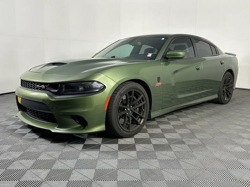 Used 2022 Dodge Charger Scat Pack w/ Dynamics Package image 4