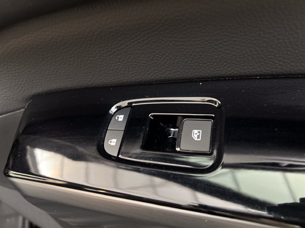 Used 2026 Nissan Pathfinder SL FWD image 31