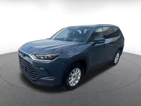 Used 2025 Toyota Grand Highlander FWD image 7