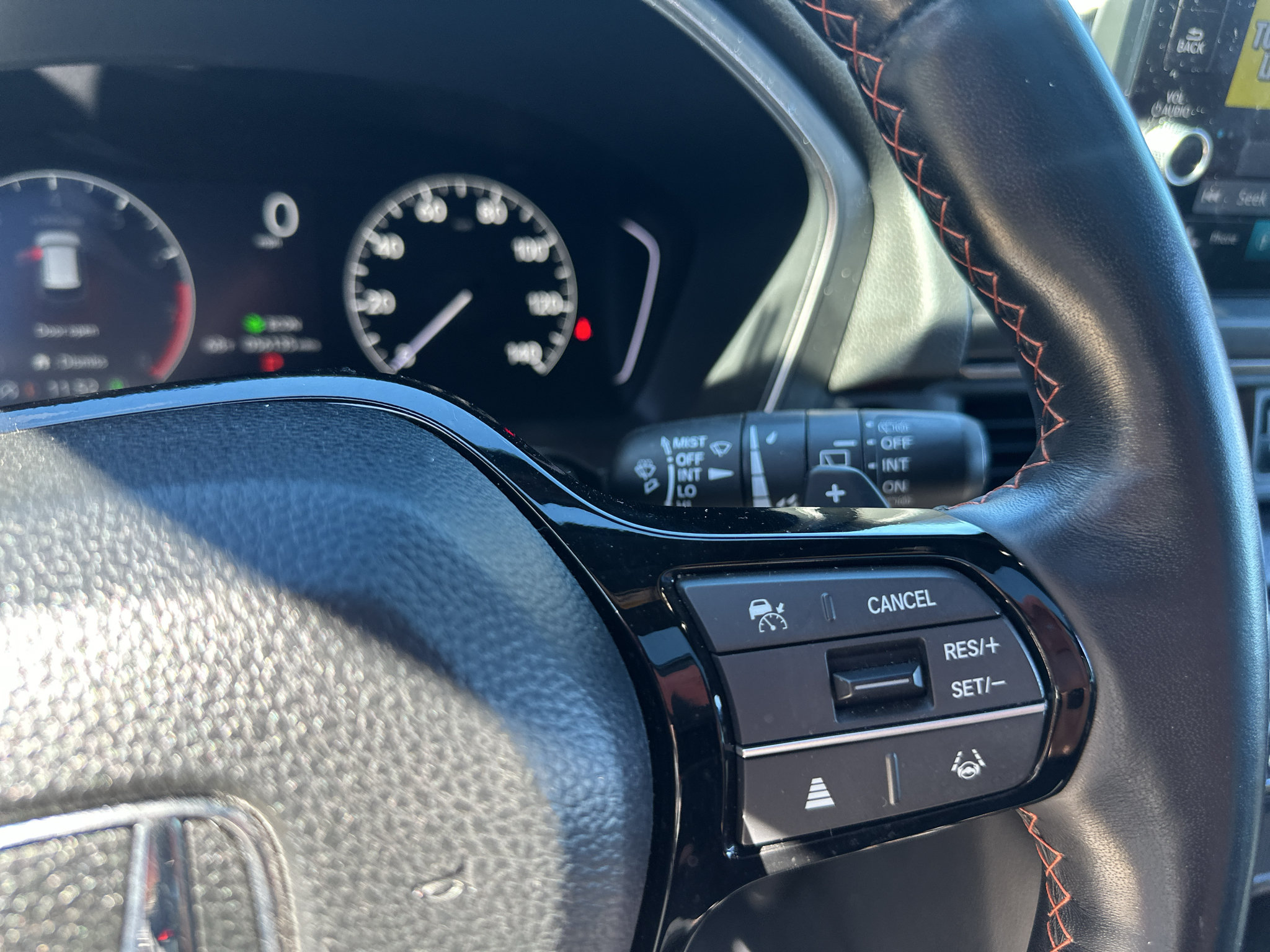 Used 2025 Honda Pilot TrailSport image 25